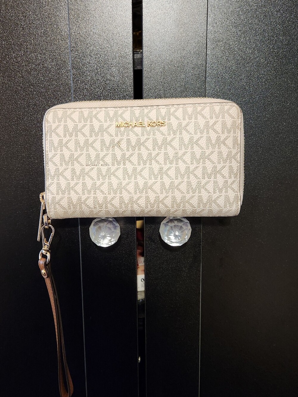 Michael Kors Jet Set Travel Large Logo Continental Wrist Wallet. MSRP $159